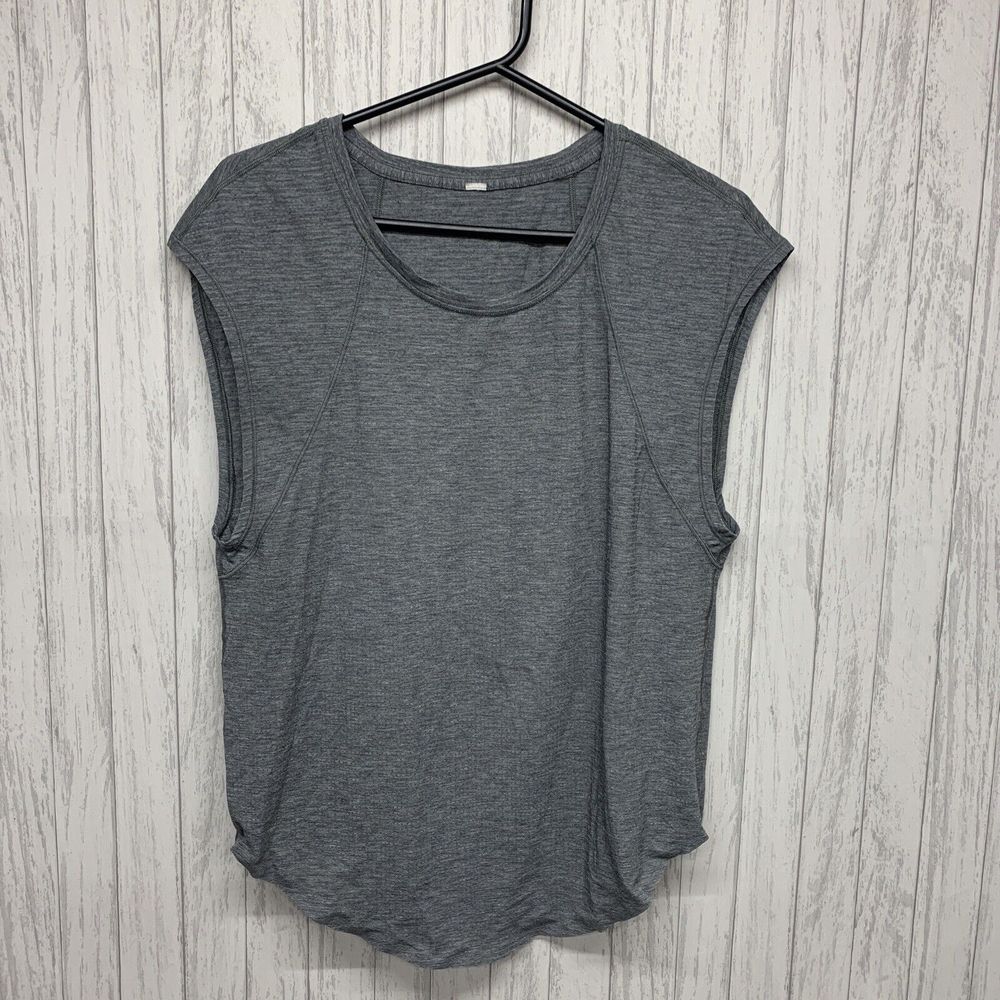 Womens Size 4/6 Lululemon Sleeveless Top Gray EUC
